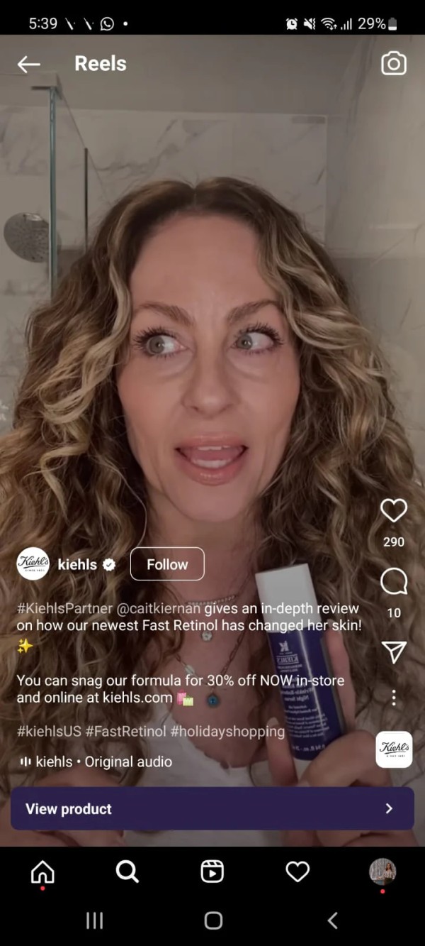 Zakupy na transmisjach Instagram. Źródło: Shopify.com